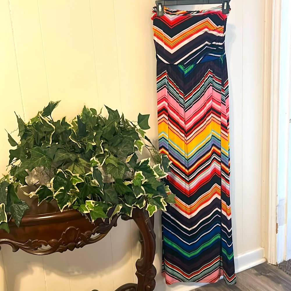 Medium strapless dress
